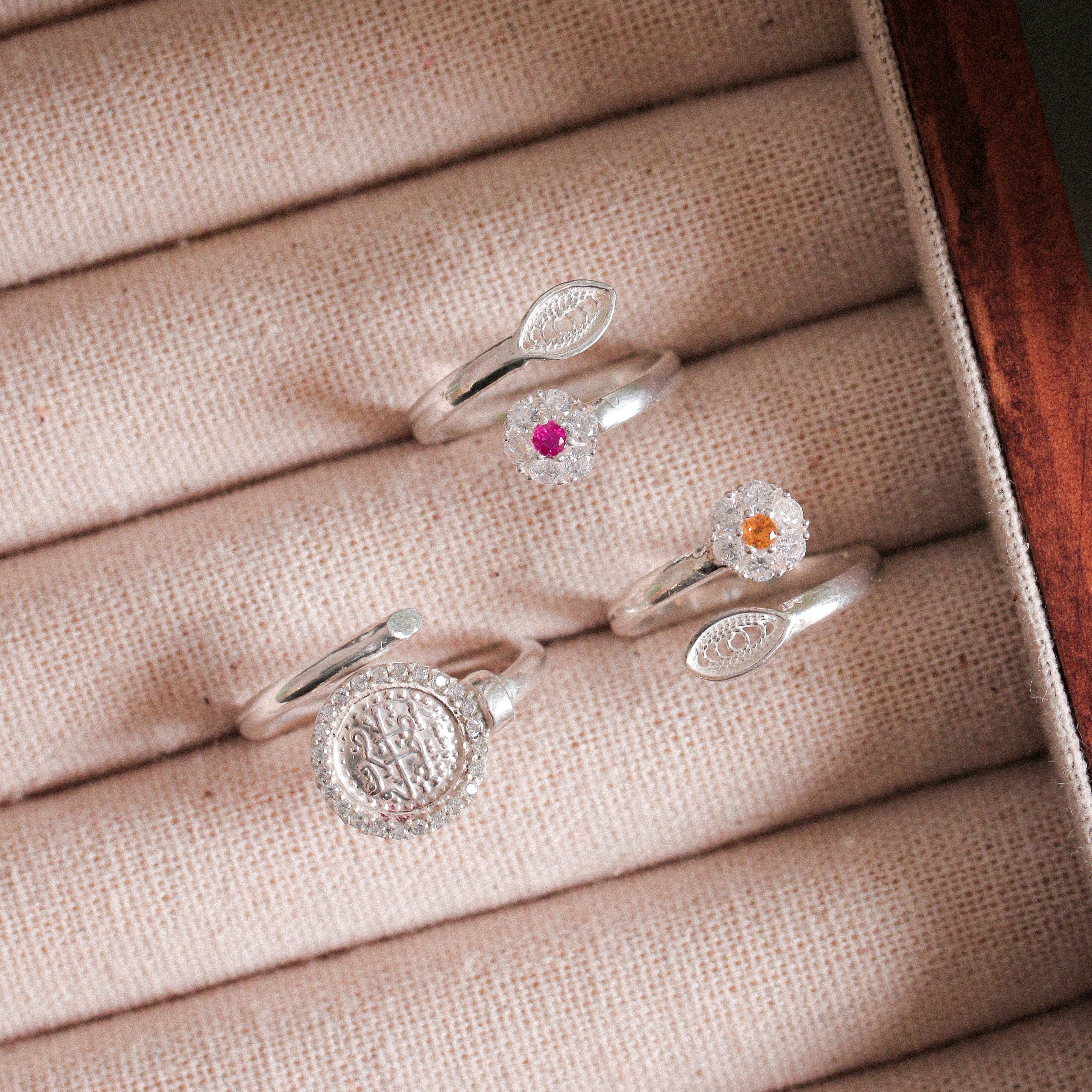 Yellow Zahra Set (White)