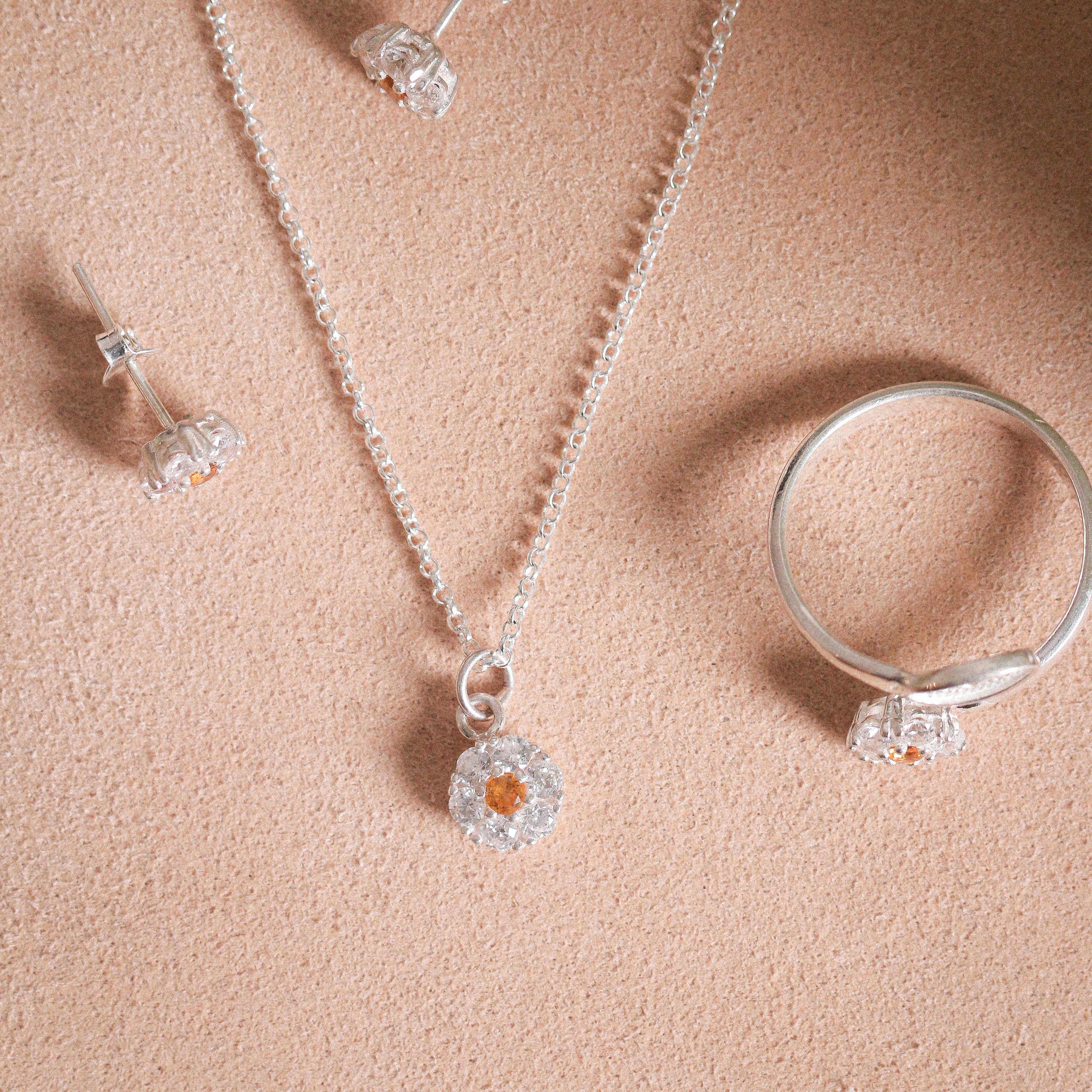 Yellow Zahra Set (White)