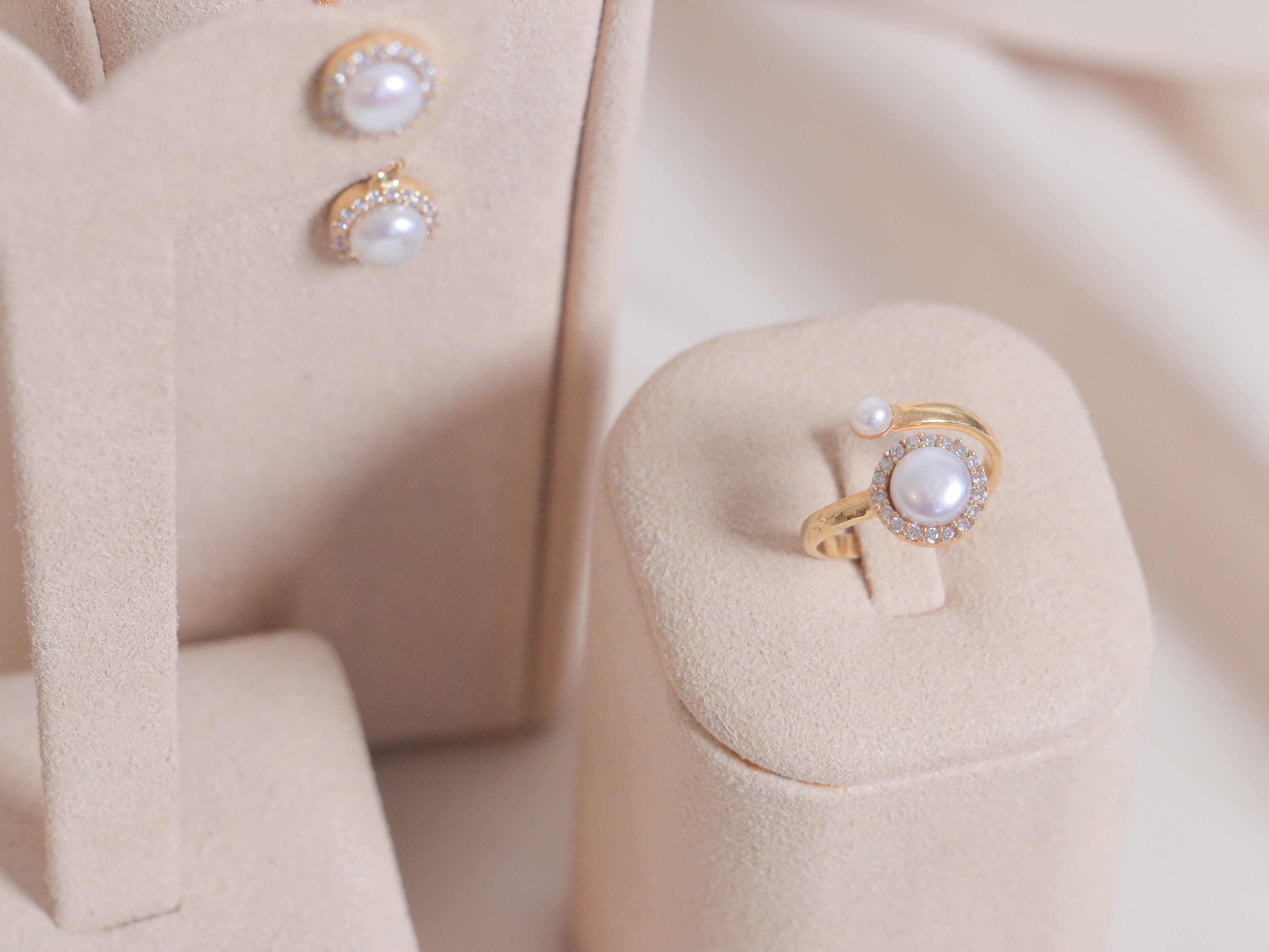 Min Pearl & Zircon Set