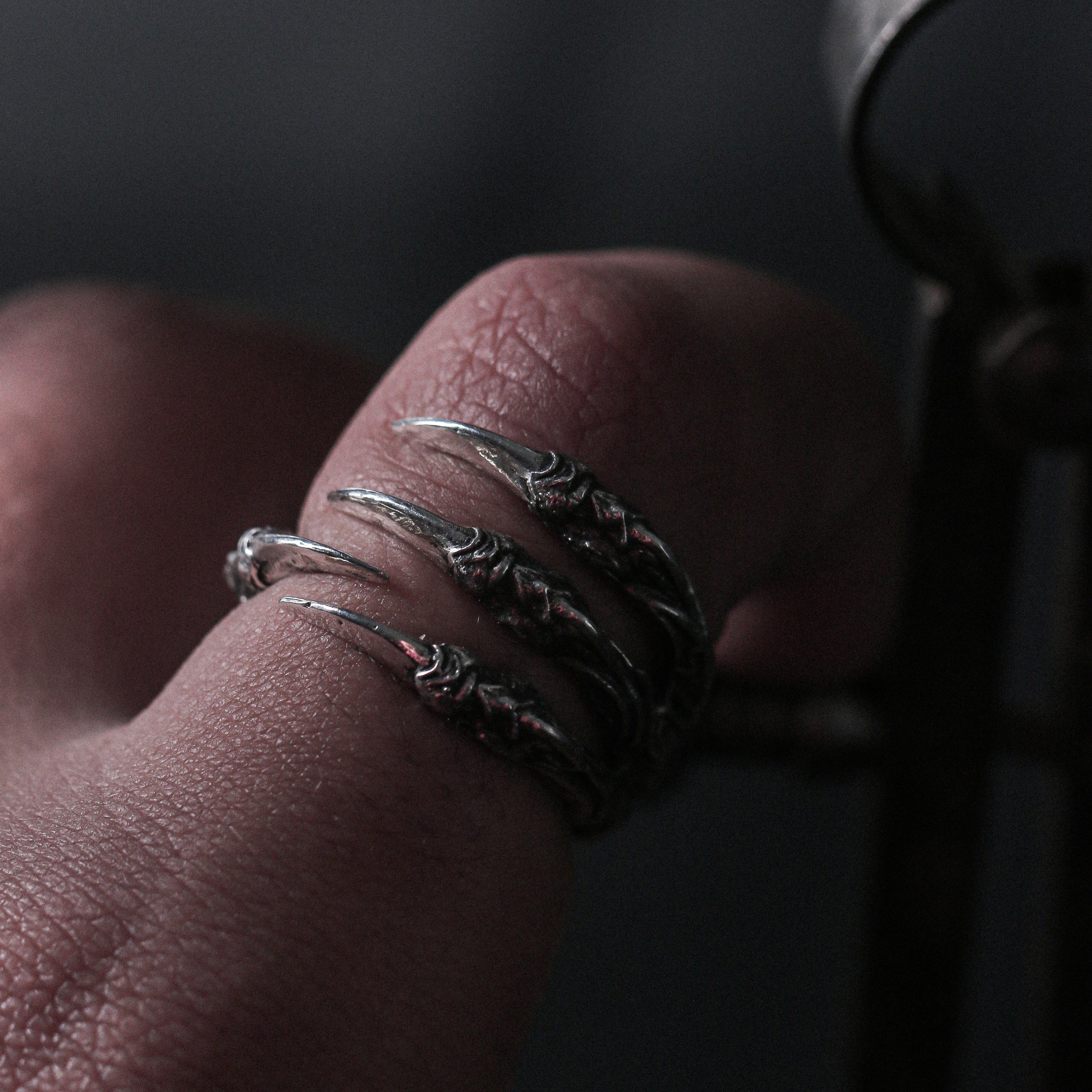 FALCON'S CLAWS (Men)