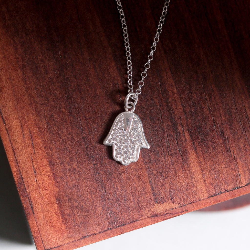 Hmesa with Zircon Pendant