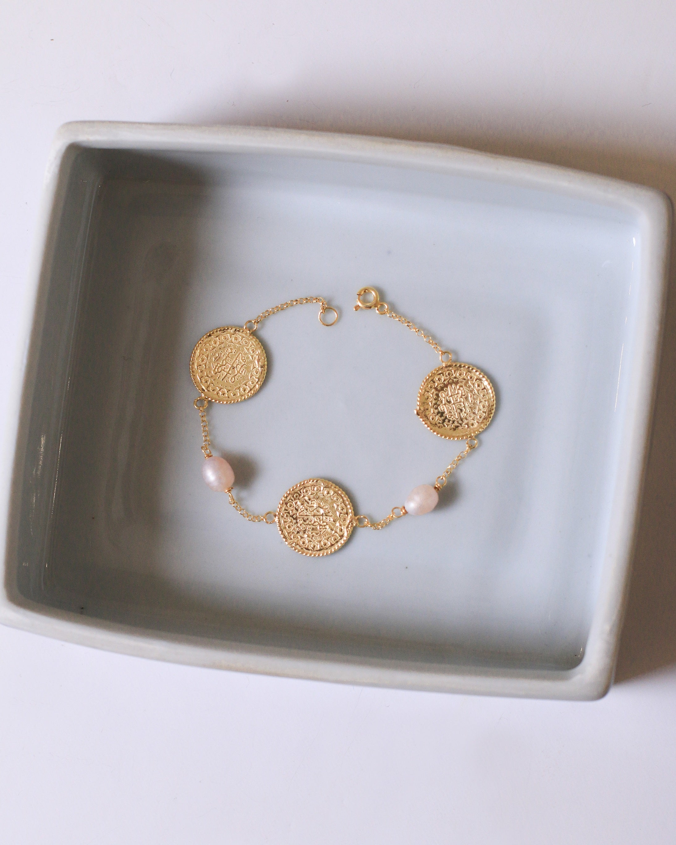 3 Lira Bracelet (Pearls)