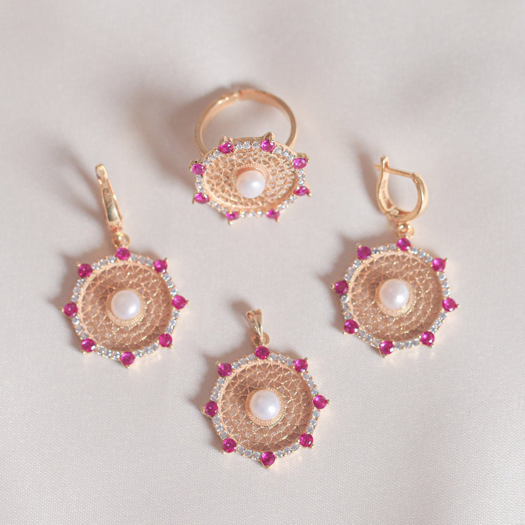 Min Pearls With Red Zircon Set