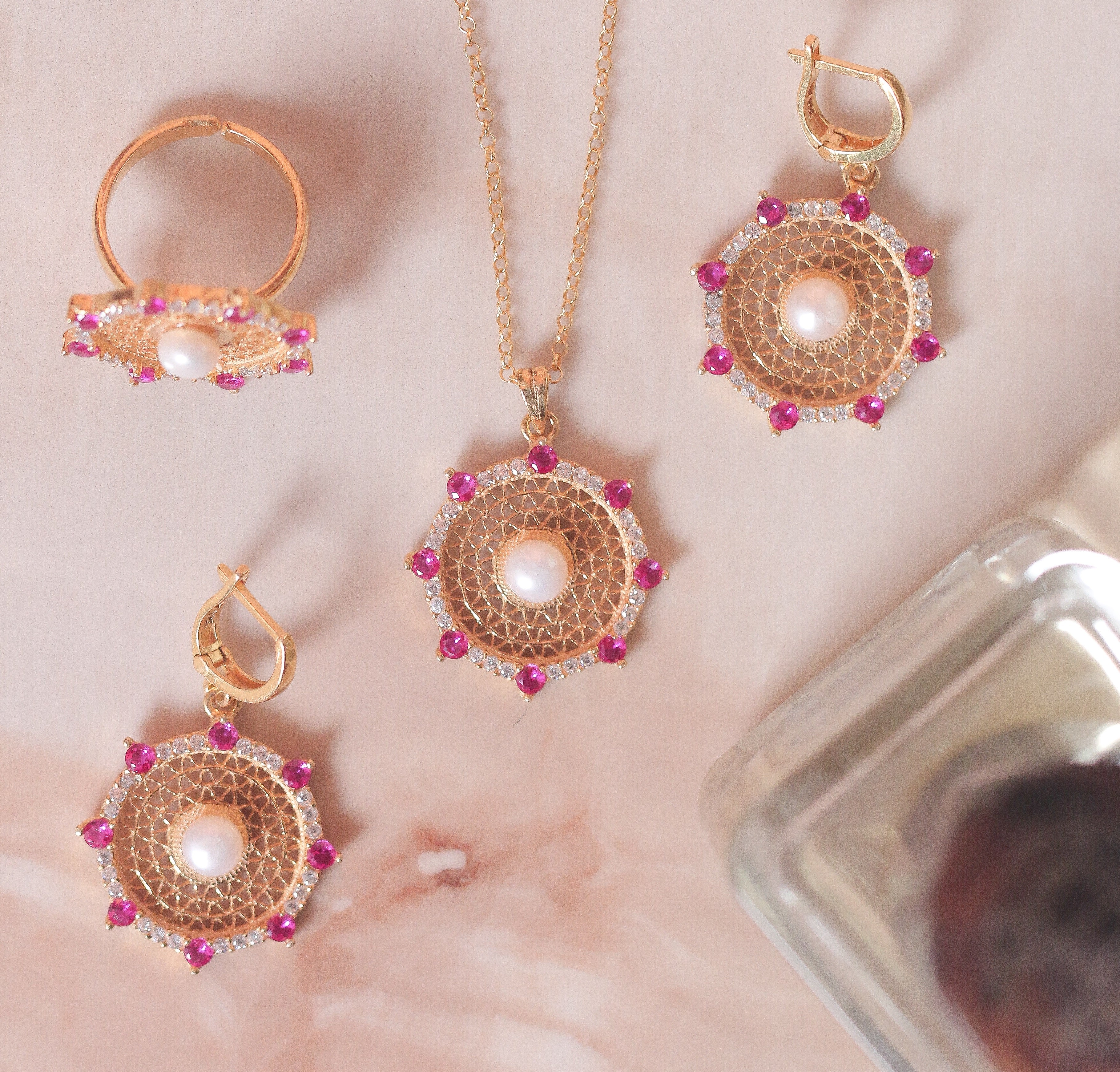 Min Pearls With Red Zircon Set