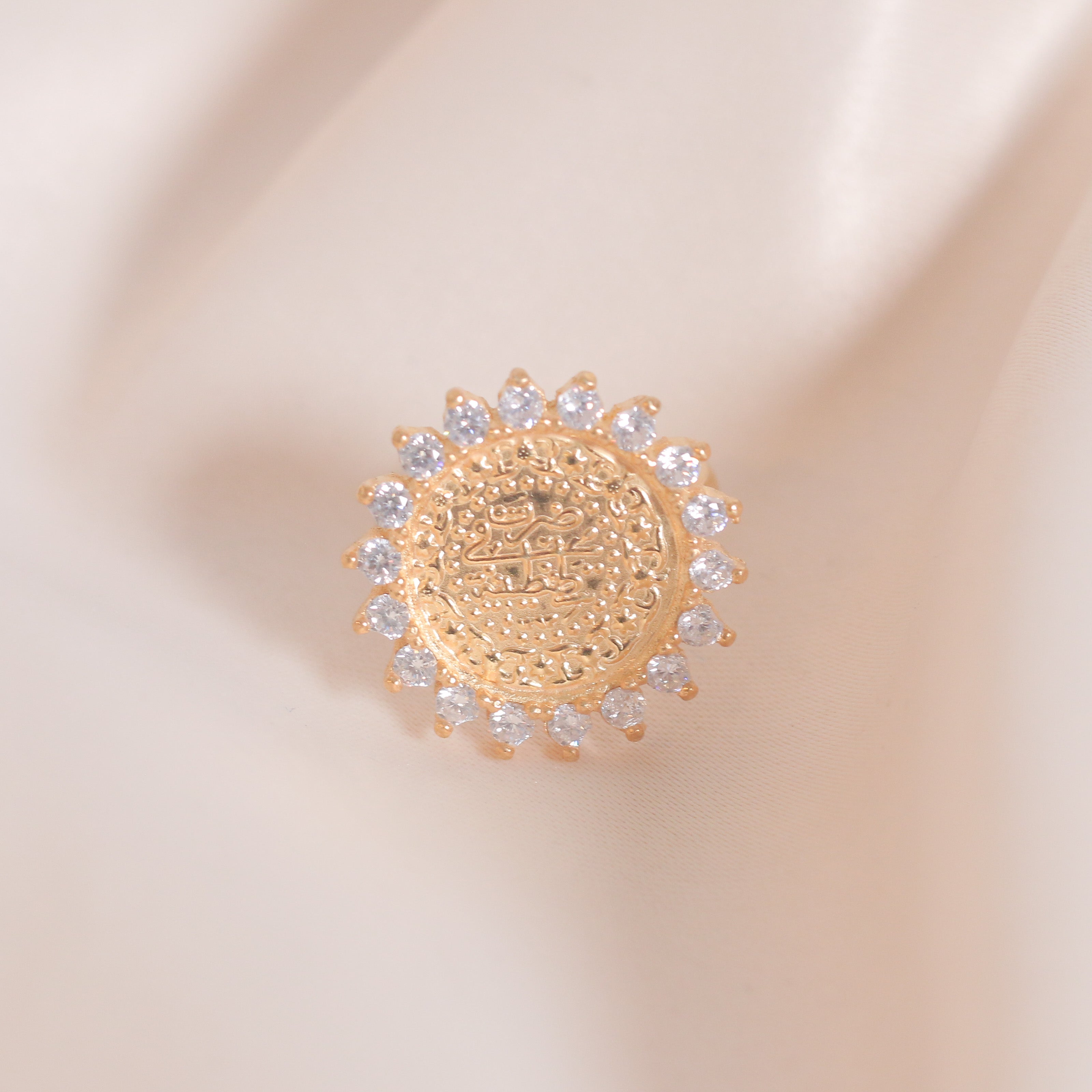 Sun White Zircon Lira Ring