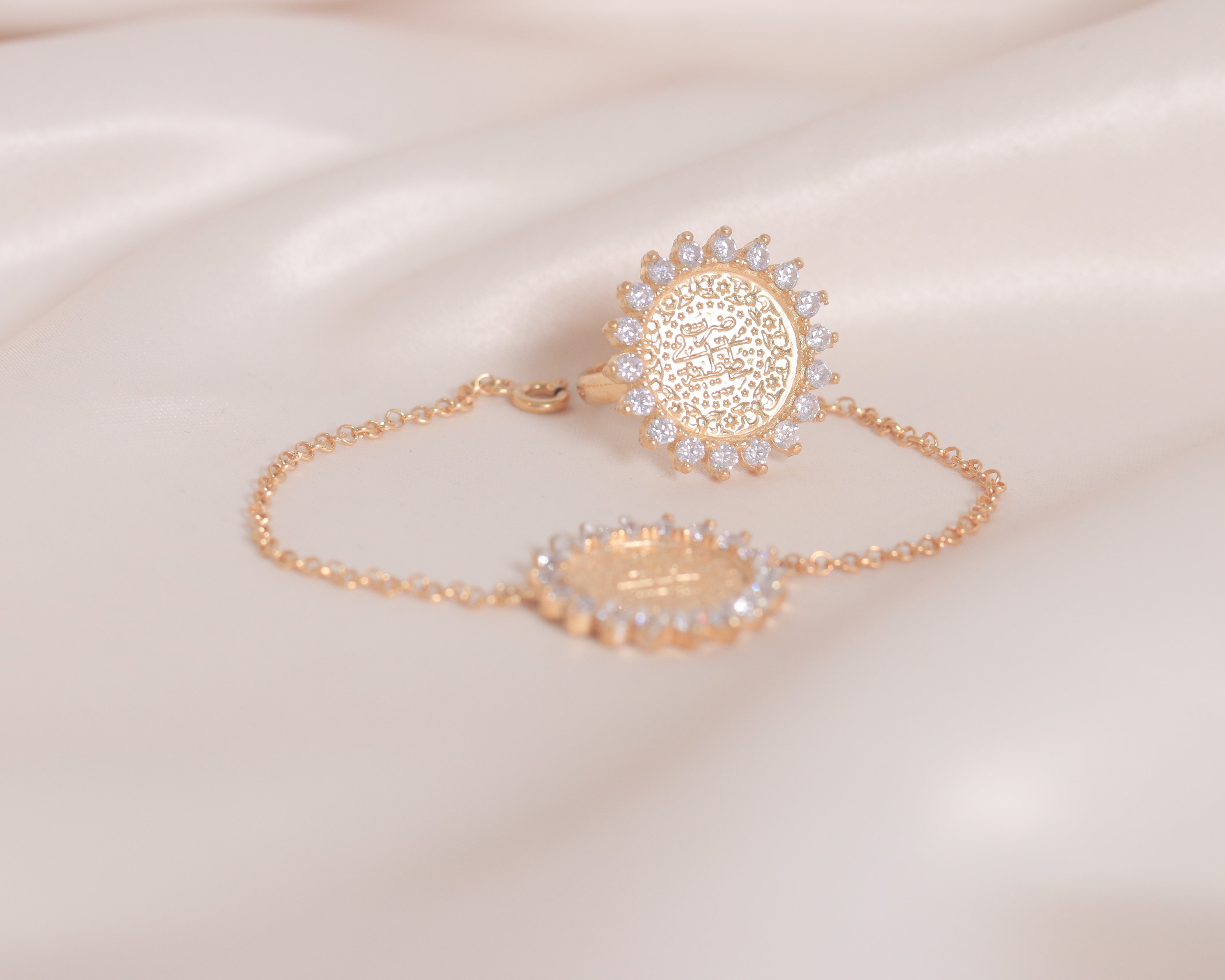 Sun White Zircon Lira Ring