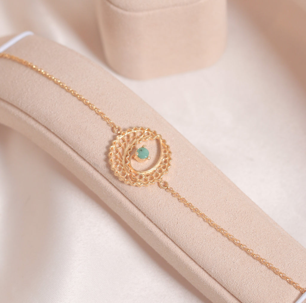 Round Filigree & Emeralds Bracelet