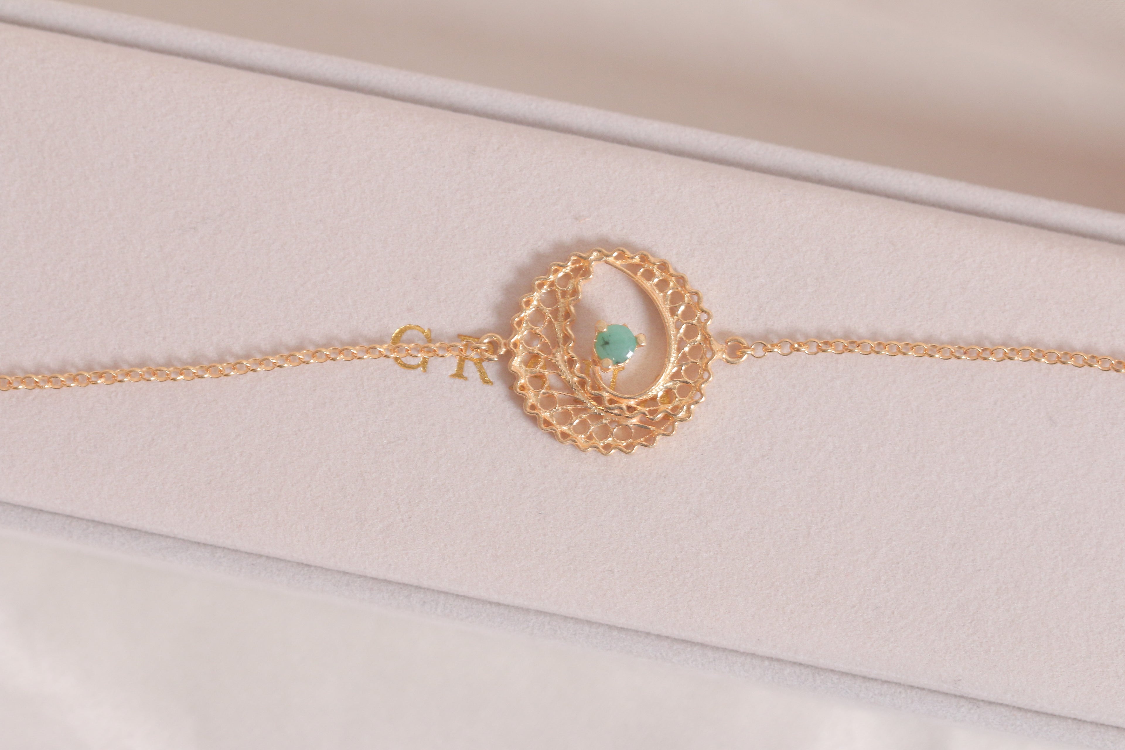 Round Filigree & Emeralds Bracelet