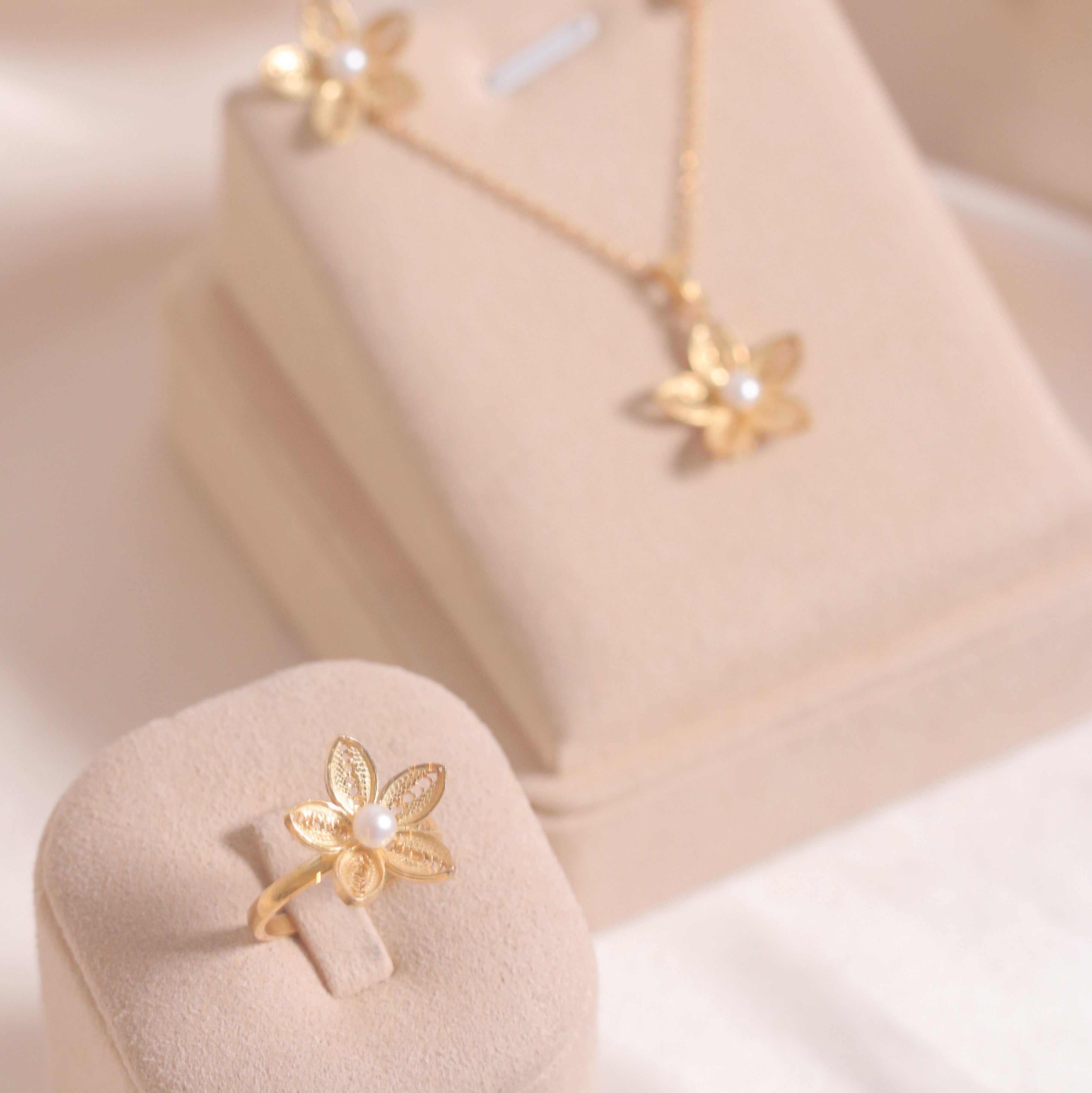 New Light Pearls FLR Set