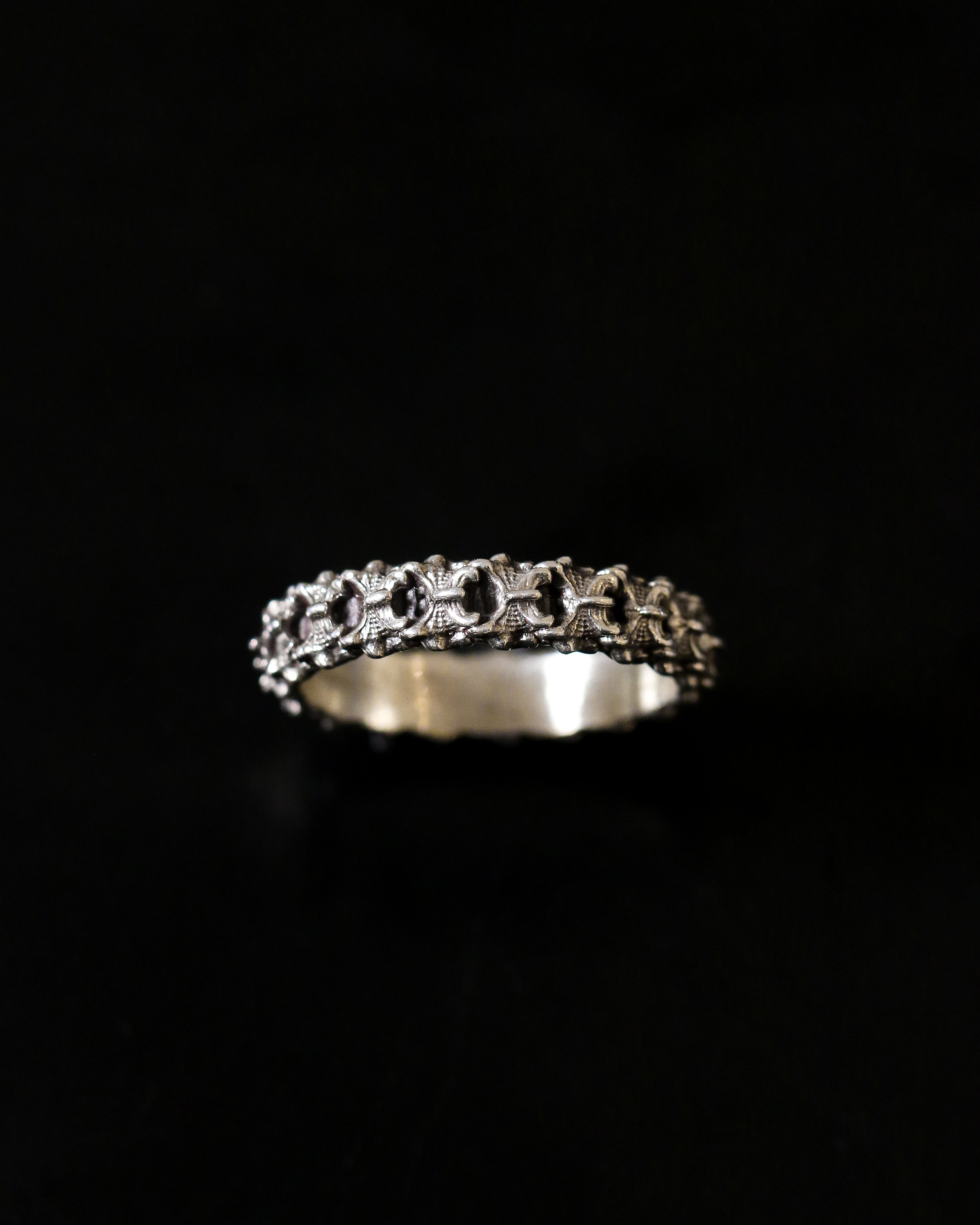 Spine Wedding Band (Men)