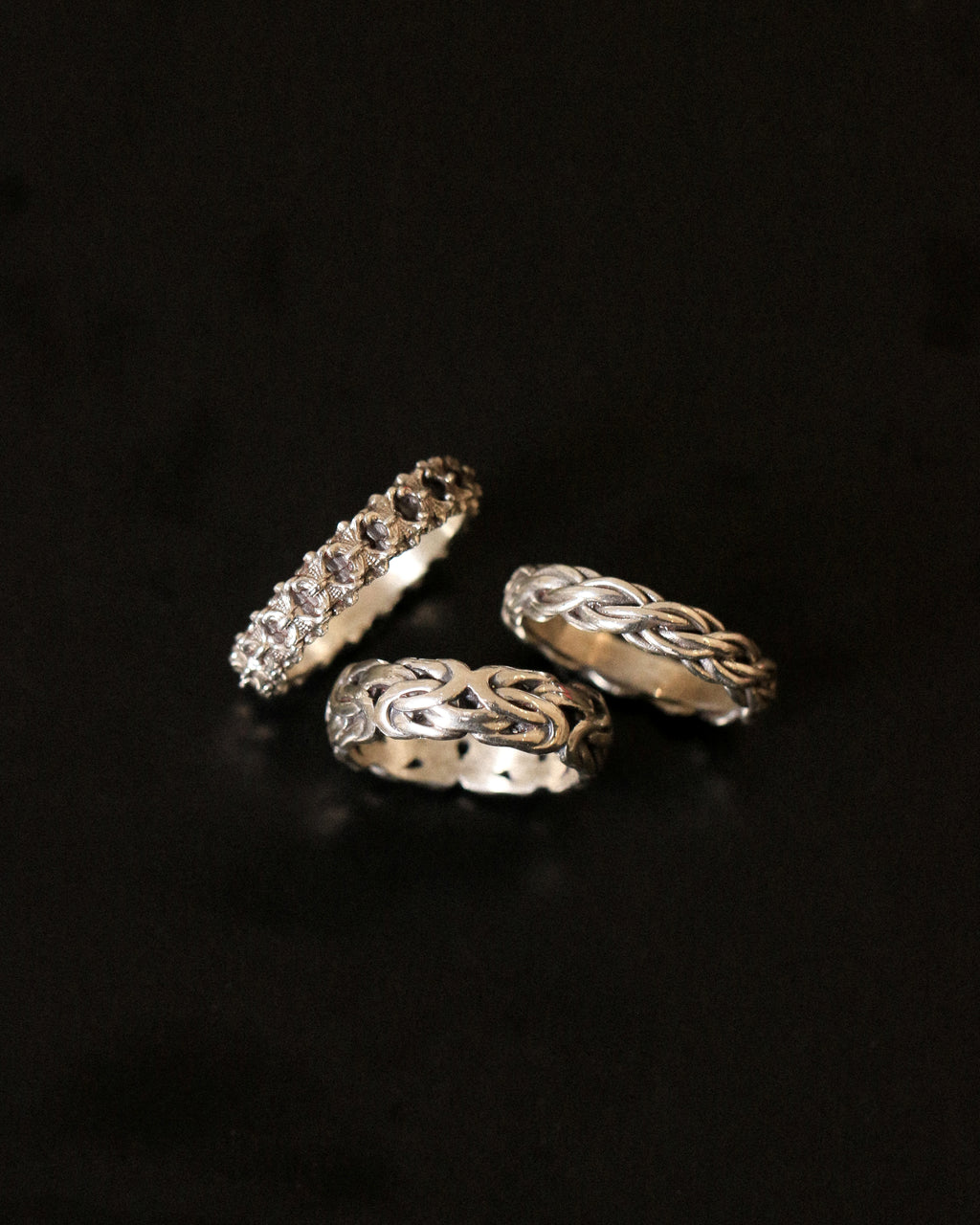 Spine Wedding Band (Men)