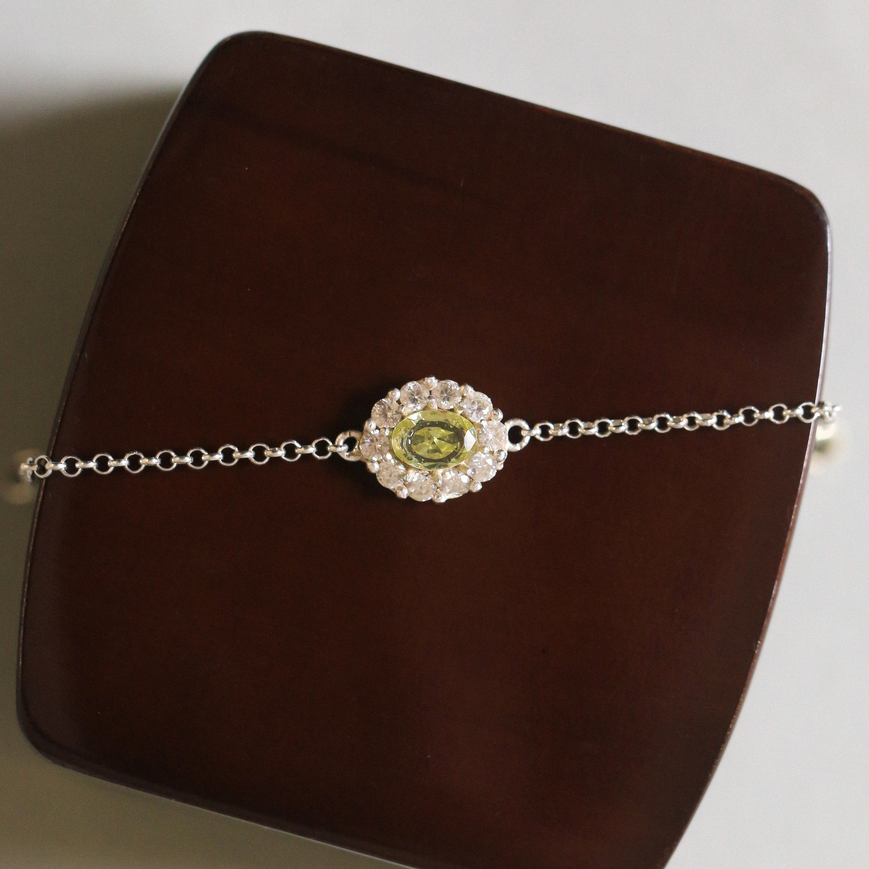 Classic Halo Olive Bracelet