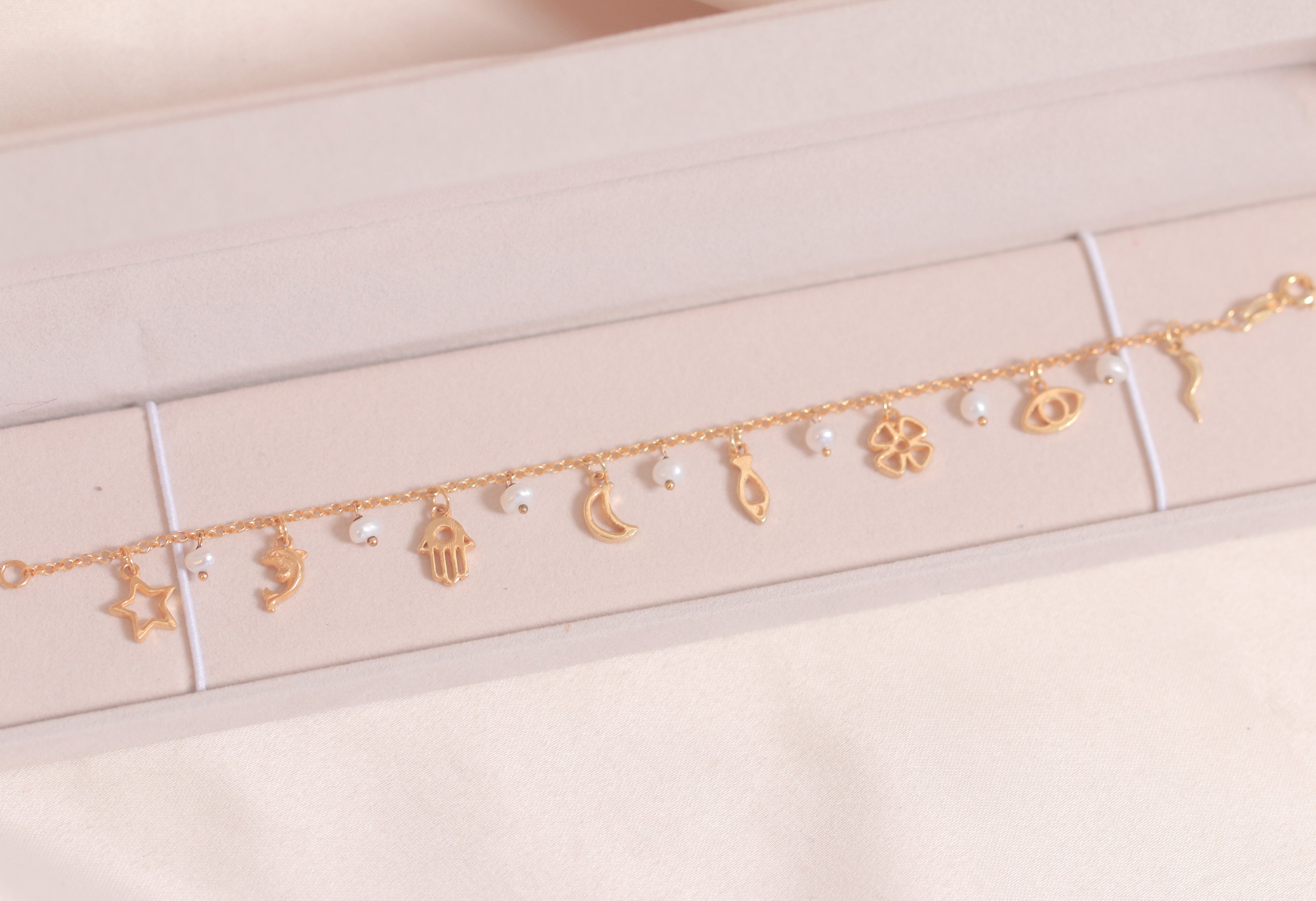 Grabeej Bracelet (Pearls)