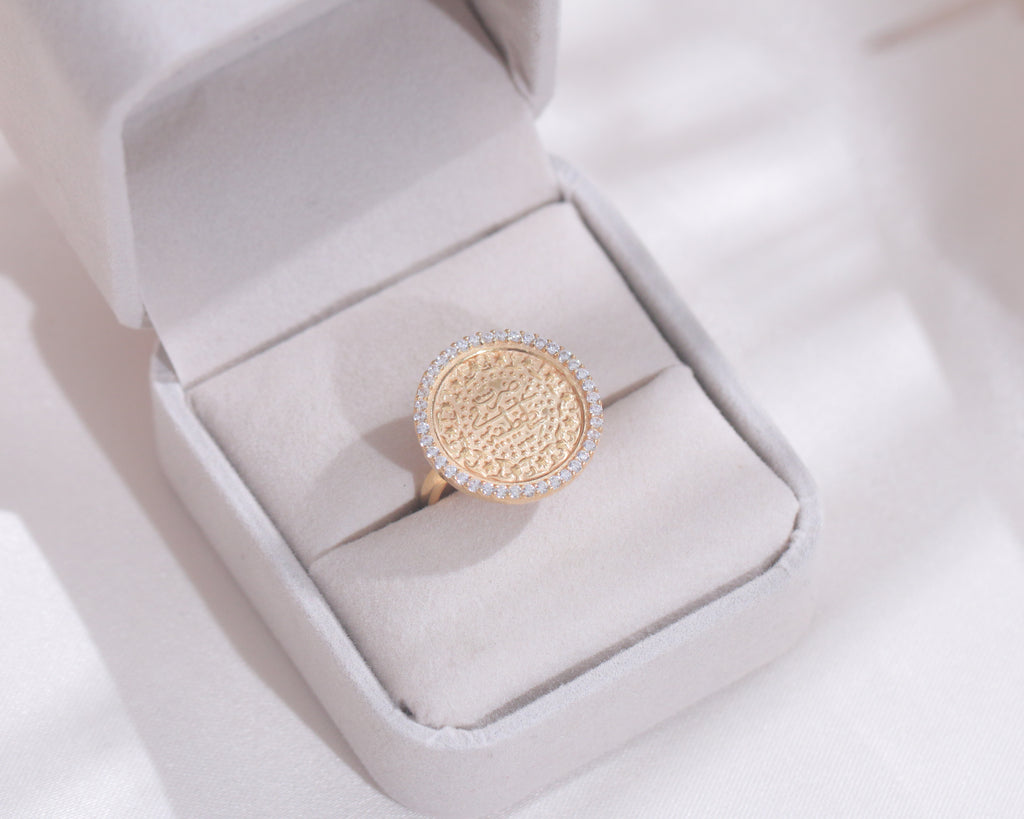 White Zircon Lira Ring