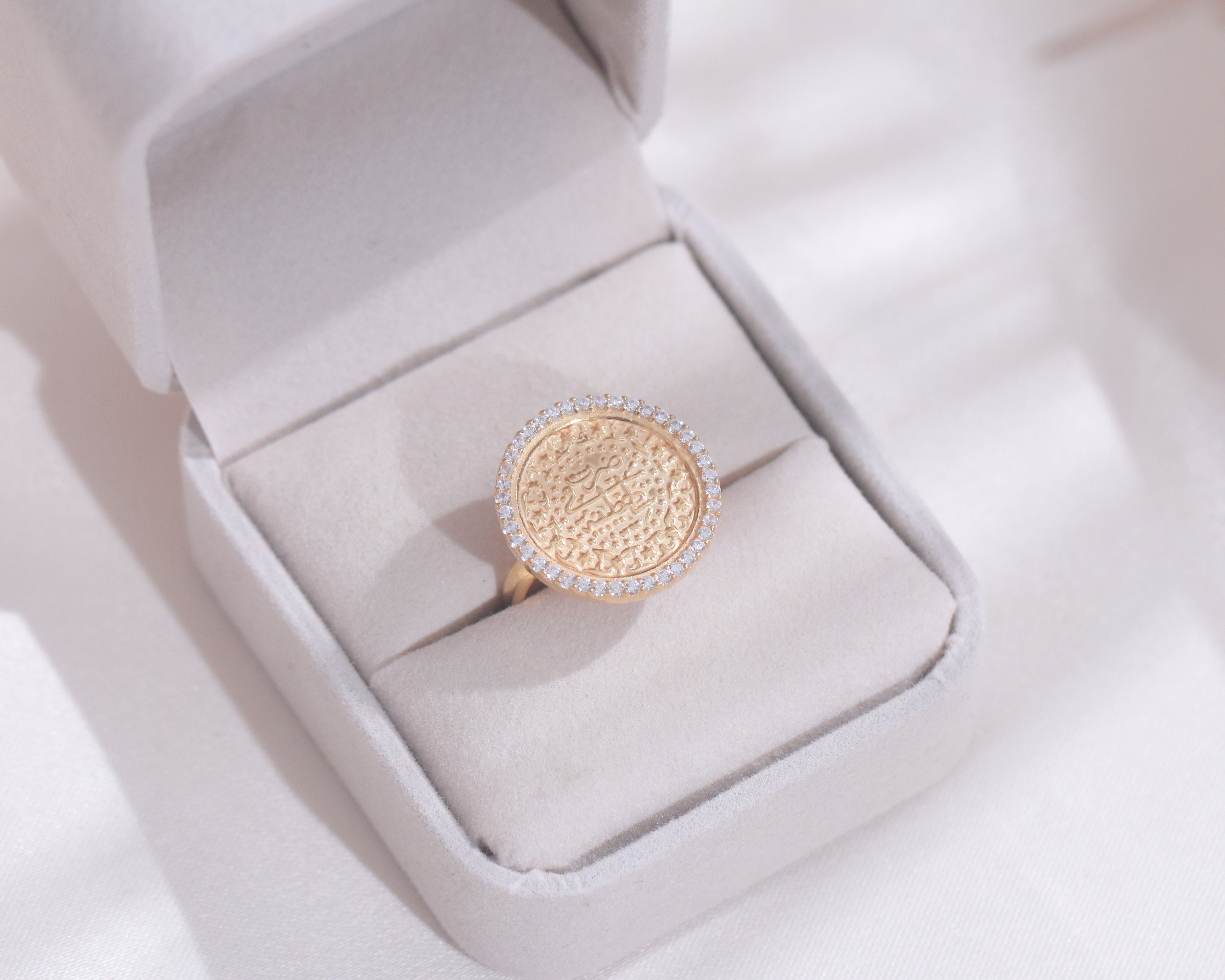 White Zircon Lira Ring