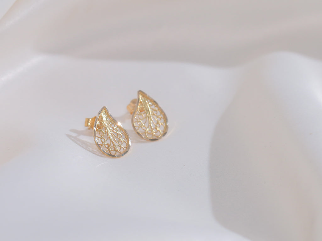Filigree T-drop Earrings (18k)