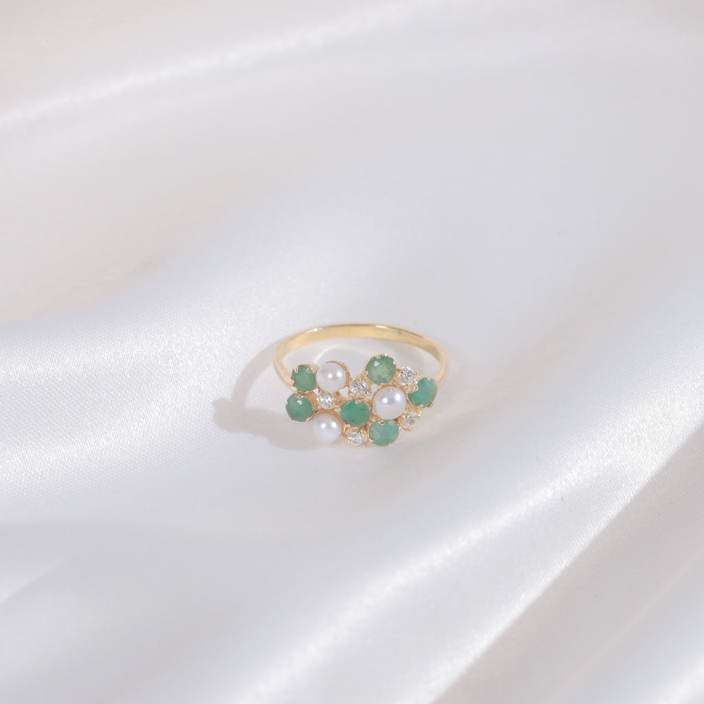 Closed Cluster Pearls Emeralds Ring (18k)