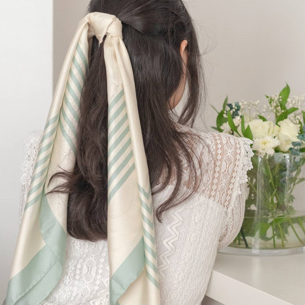 Minimal Grana Silk Scarf